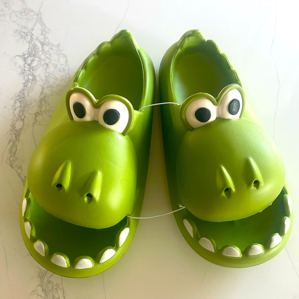 “Crocodile” slippers, green, size 40-41